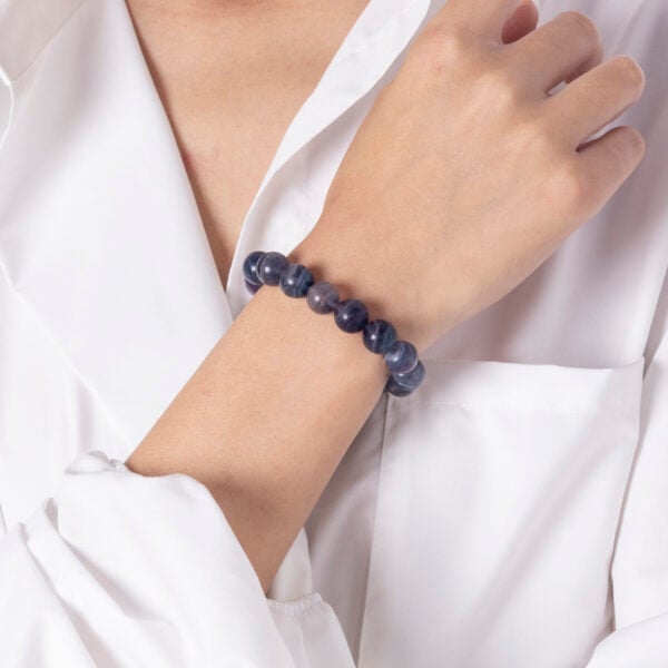 Elegant healing bracelet with three emotional layers