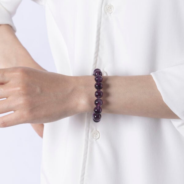 Amethyst Crystal Bracelet for Mental Clarity and Focus — made with deep violet stones, designed to enhance concentration, clear mental fog, and restore inner calm.