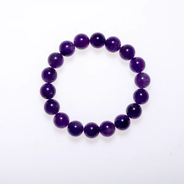 Top-down view of Uruguayan amethyst bracelet in circle shape